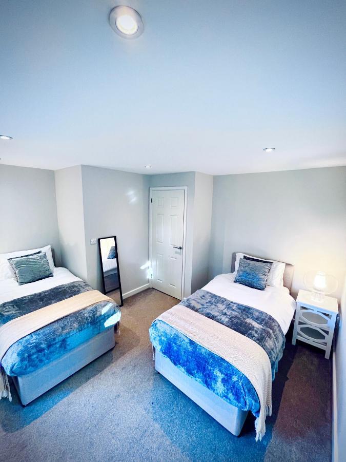 Absolutely Beautiful Hemel Hempstead 2-Bedroom For 1-5 Guests - Contractors Welcome エクステリア 写真