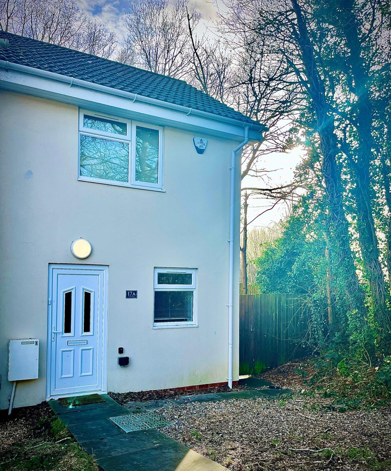 Absolutely Beautiful Hemel Hempstead 2-Bedroom For 1-5 Guests - Contractors Welcome エクステリア 写真